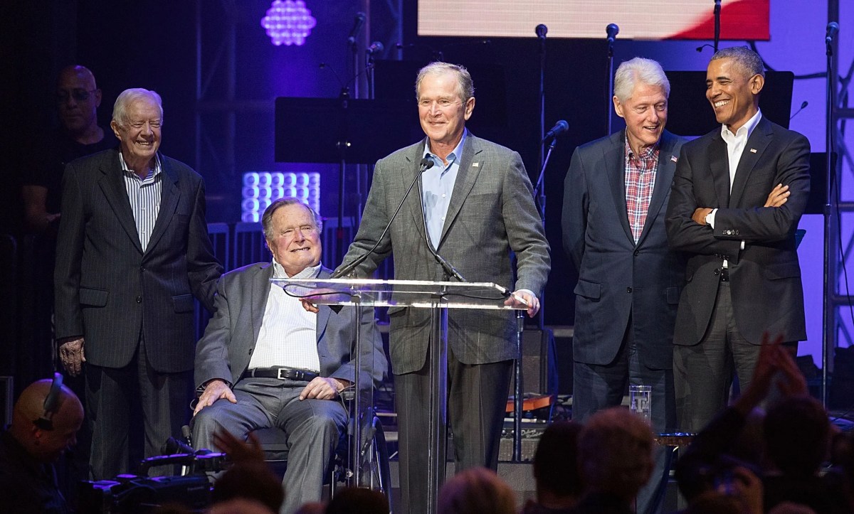 All five living US presidents pictured together at funeral of Jimmy